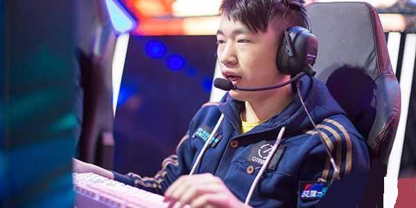 惊四座的 惊四座的