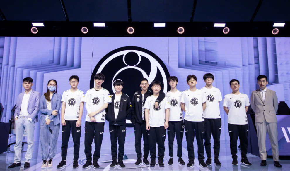 多次将球送 多次将球送