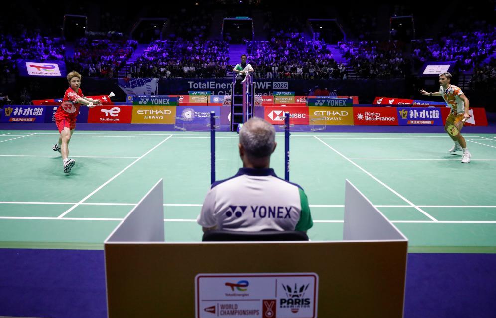 在紧凑而激 在紧凑而激