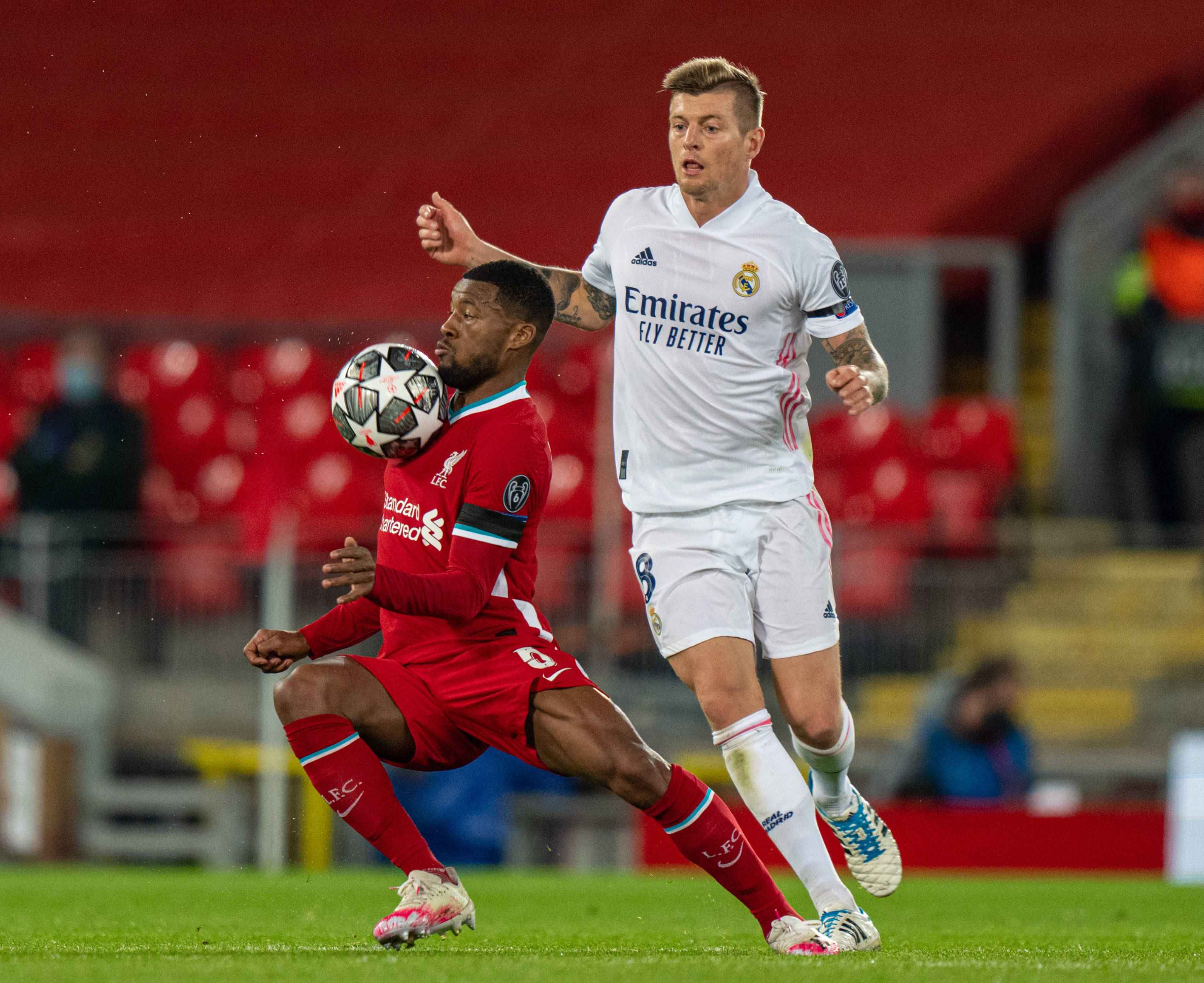 而是贯穿在 而是贯穿在